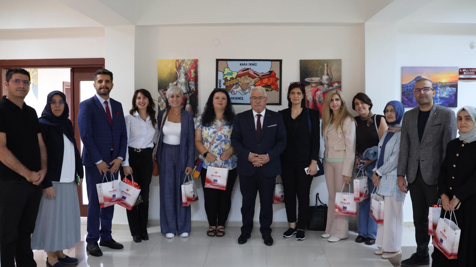 MİSAFİRLERDEN, İL MİLLÎ EĞİTİM MÜDÜRÜ YUSUF YAZICI'YA ZİYARET